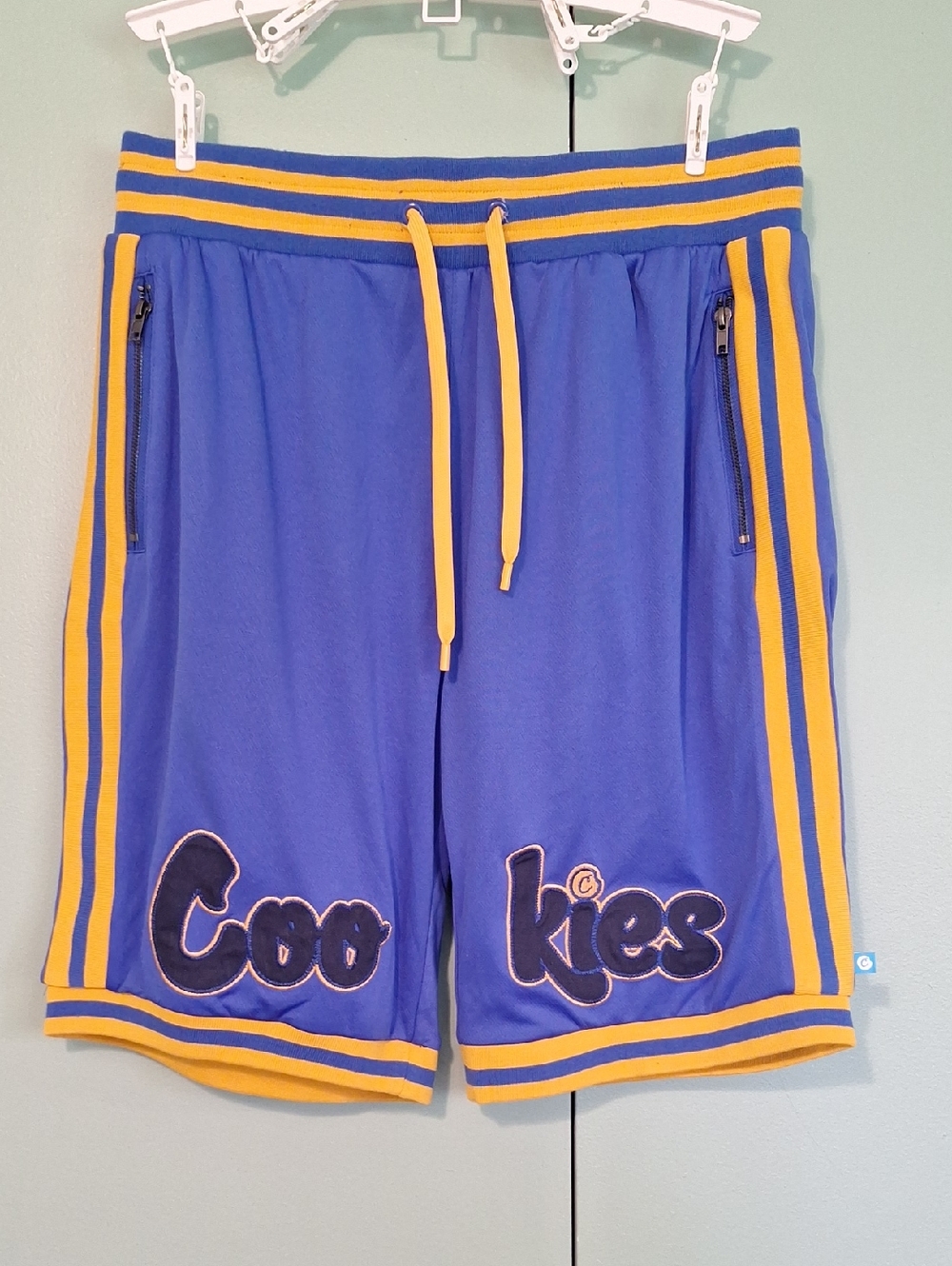 Nwt Cookies Mens Blue And Yellow Short Size Xl